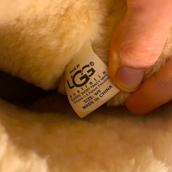 UGG Size 9 (US) Metallic Finish Logo Boots - Picture 11 of 11